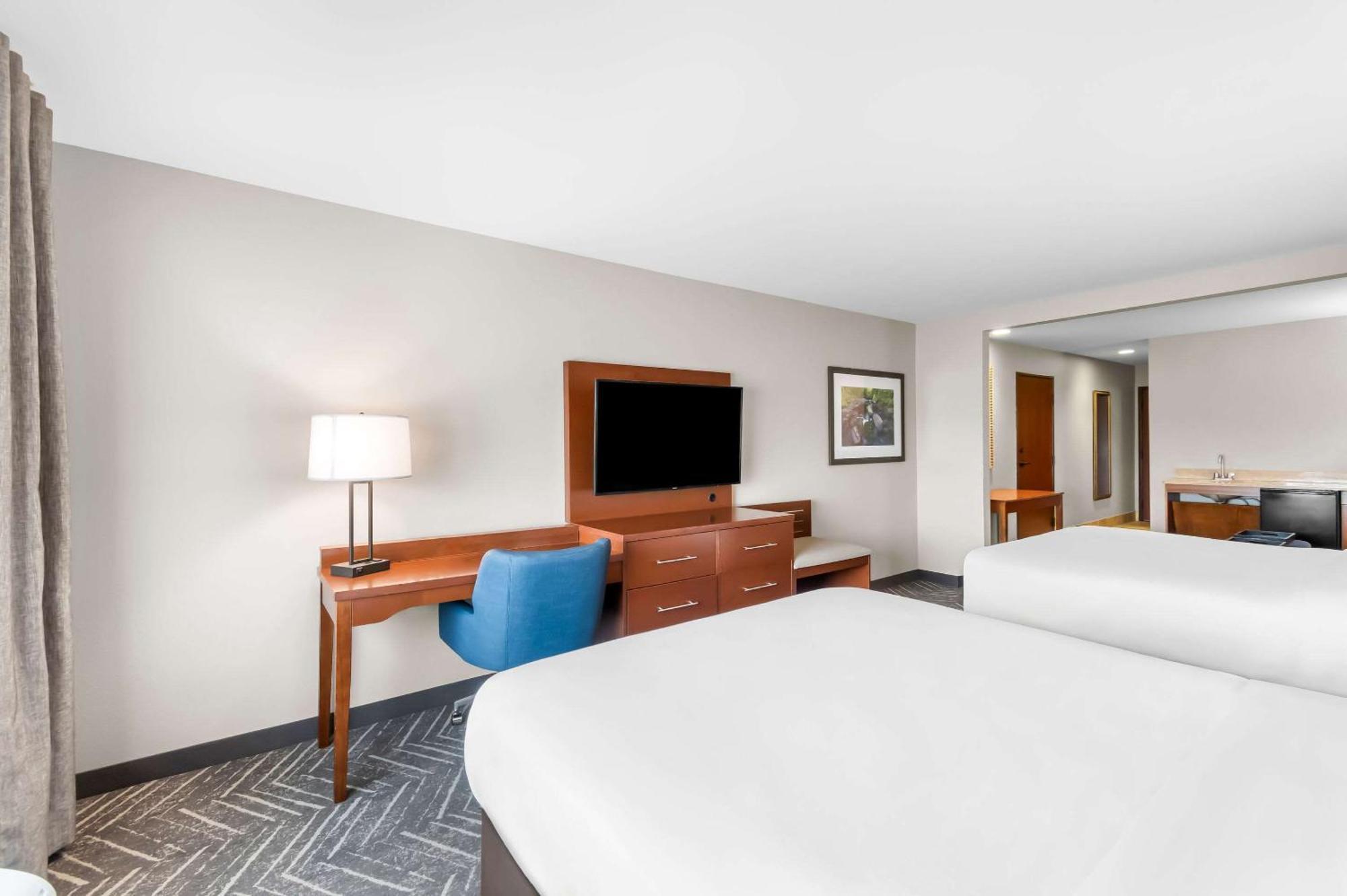 Comfort Inn & Suites Mountain Iron And Virginia Екстер'єр фото