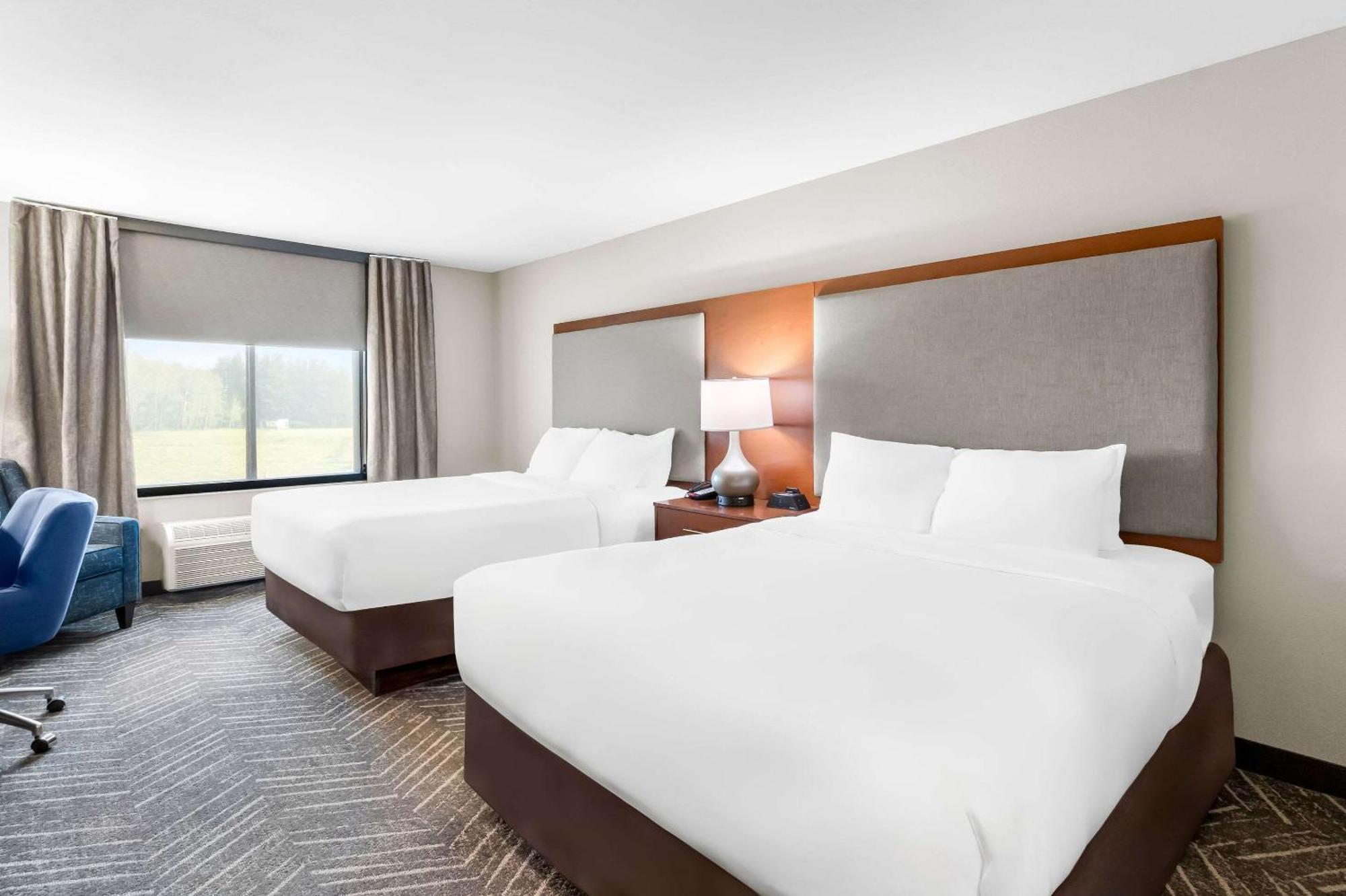 Comfort Inn & Suites Mountain Iron And Virginia Екстер'єр фото